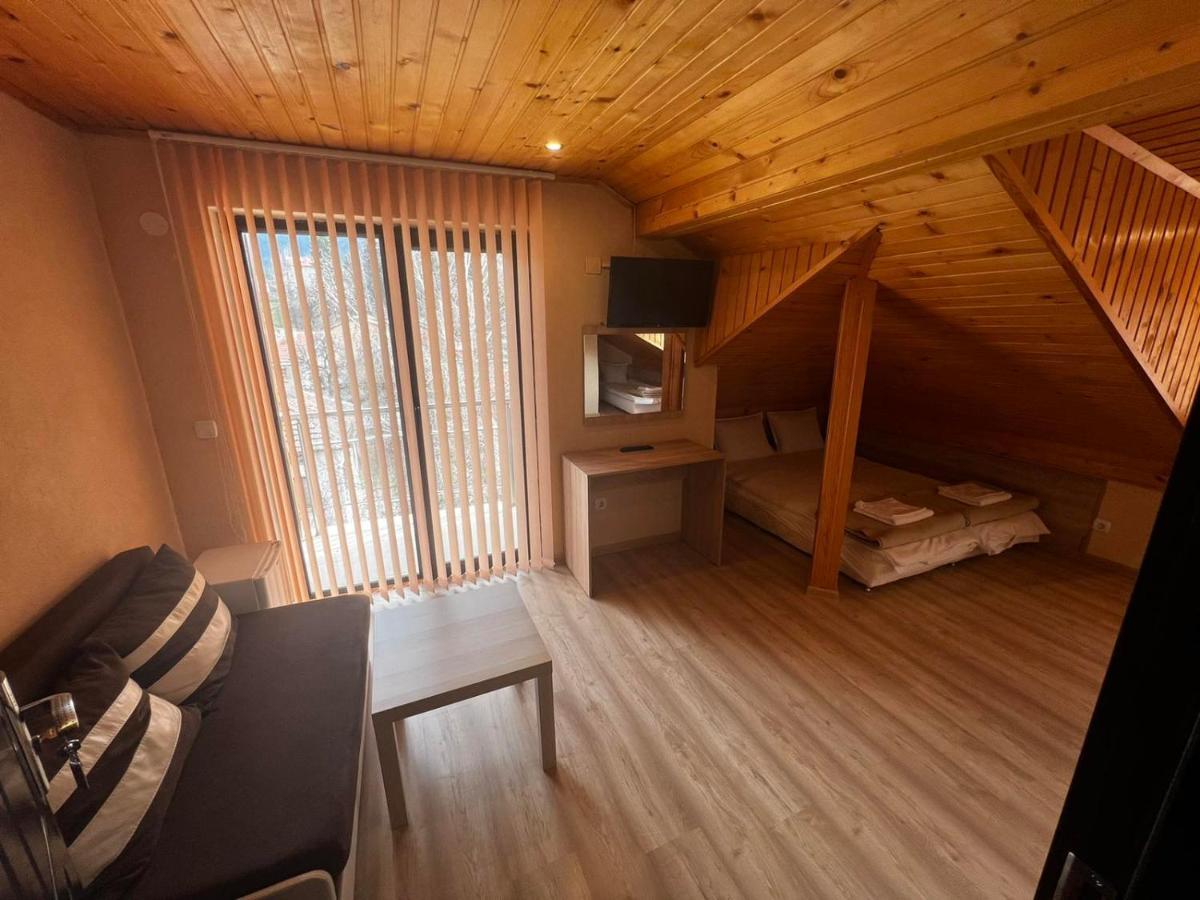 Hotel Advel Guest Hous Madzhare Exterior foto