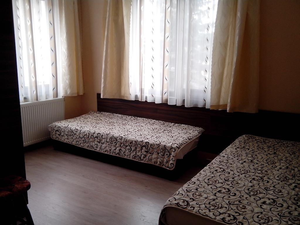 Hotel Advel Guest Hous Madzhare Habitación foto