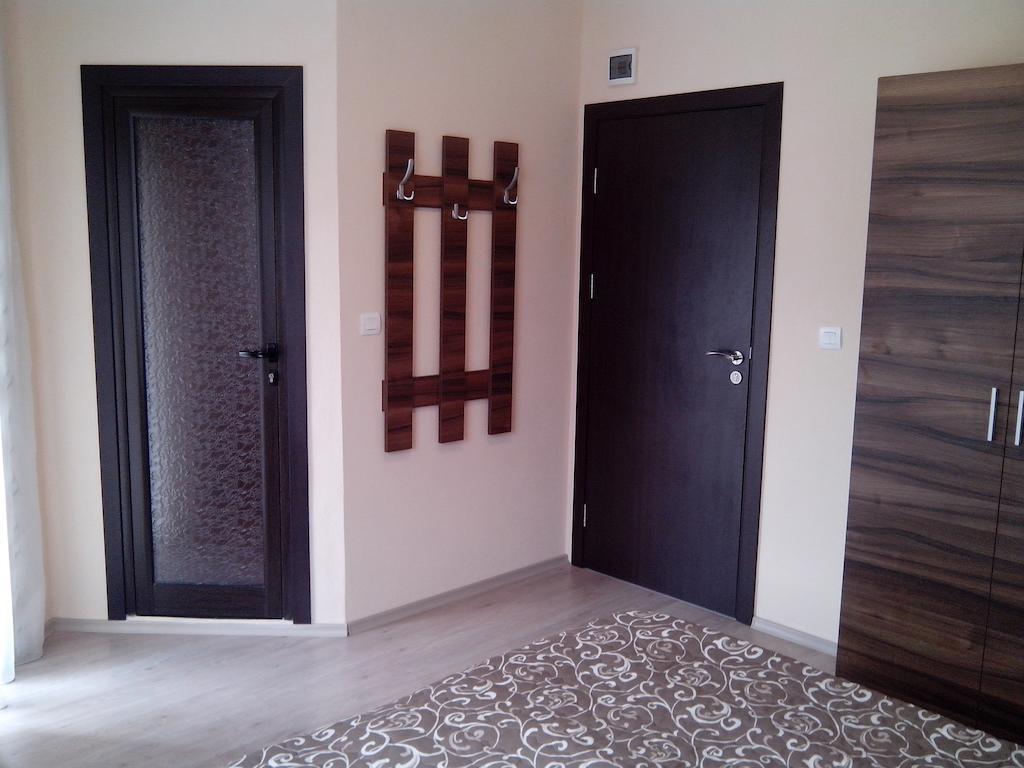 Hotel Advel Guest Hous Madzhare Habitación foto