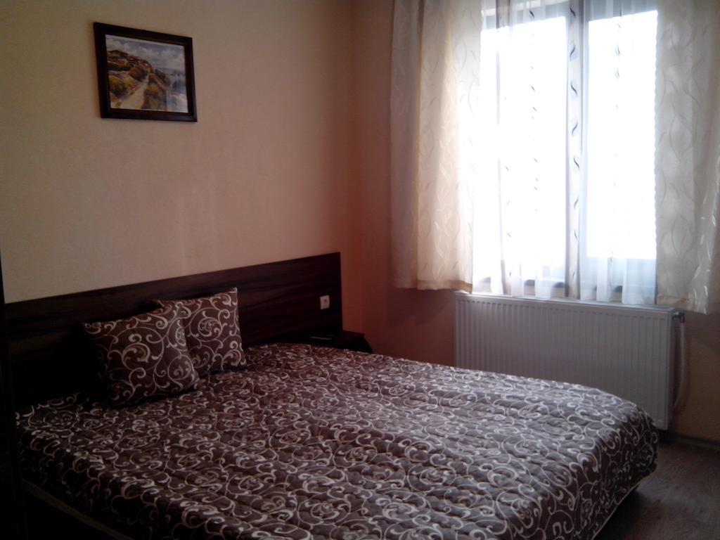 Hotel Advel Guest Hous Madzhare Habitación foto